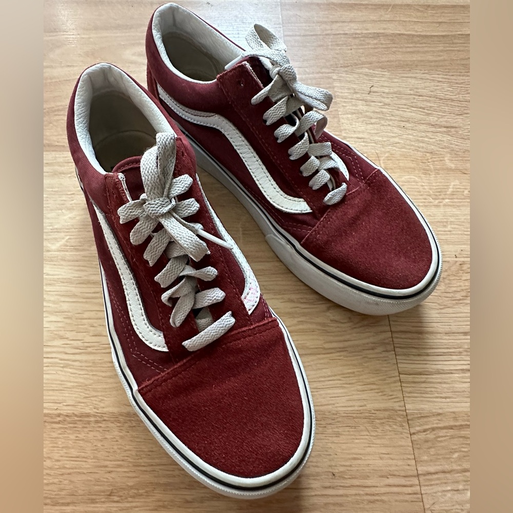 Platform Old Skool Vans in Burgundy